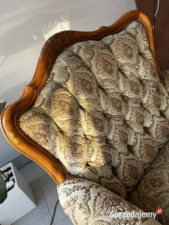 Fotel rzeźbiony Ludwikowski pikowany 89cm Ełk