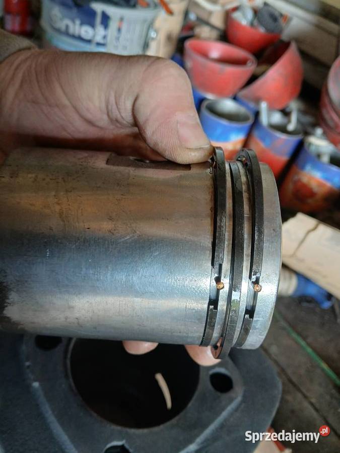 Cylinder tłok dzik 21 stare zapasy