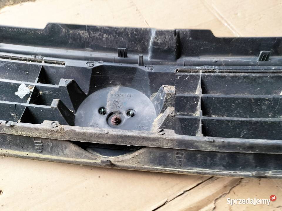 FIAT STILO ATRAPA ATRAPKA GRIL ZNACZEK NAPIS Pozostałe lubelskie Kamień-Kolonia sprzedam