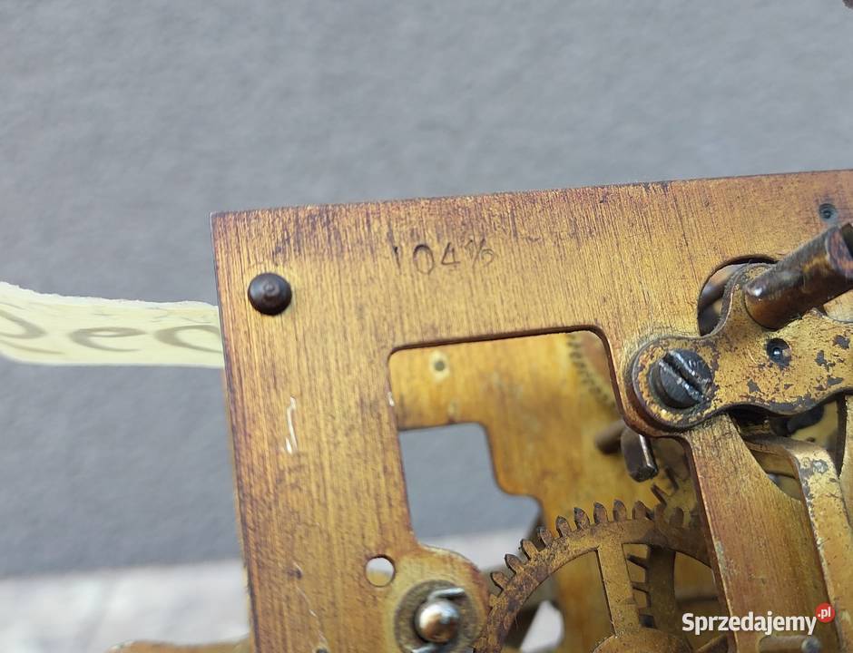 560 Mechanizm starego zegara ściennego Junghans