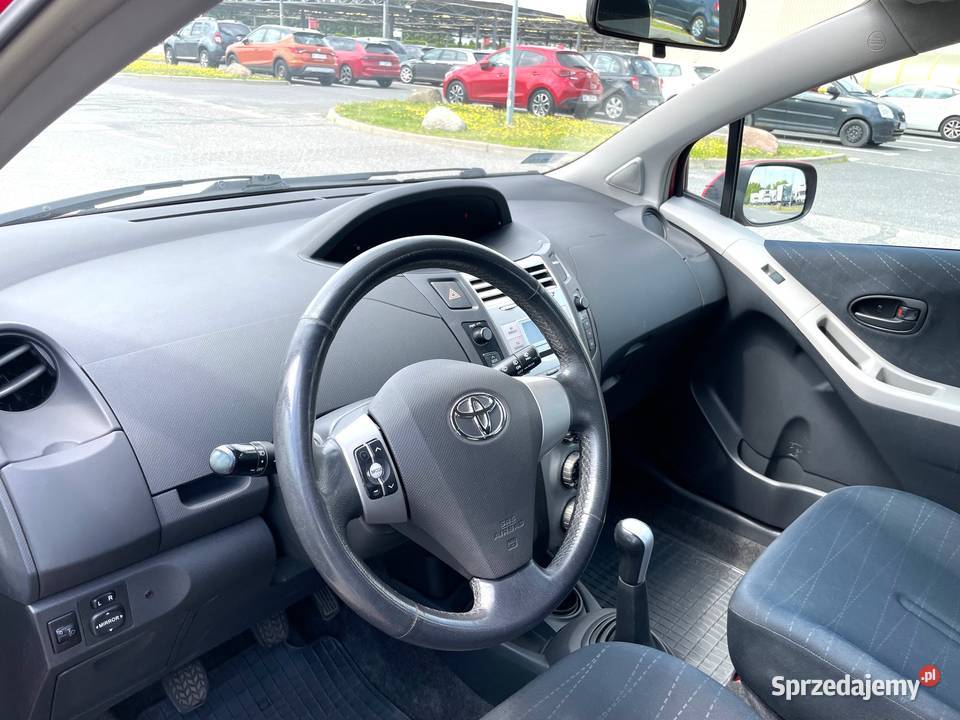 Toyota Yaris Salon Klimatyzacja Zadbana Niski czerwony Warszawa sprzedam