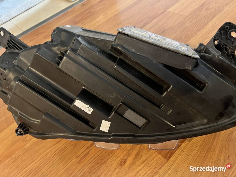 Sprzedam oryginalny reflektor LED do Ford Focus osobowe wielkopolskie Ślesin