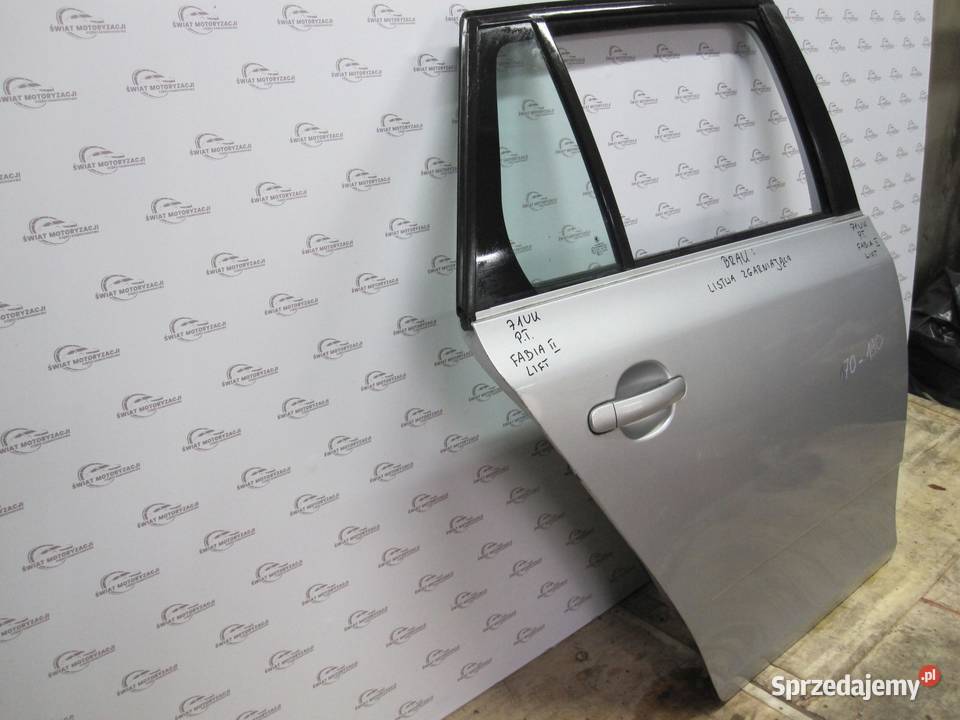 SKODA FABIA II LIFT 11r drzwi prawe tył