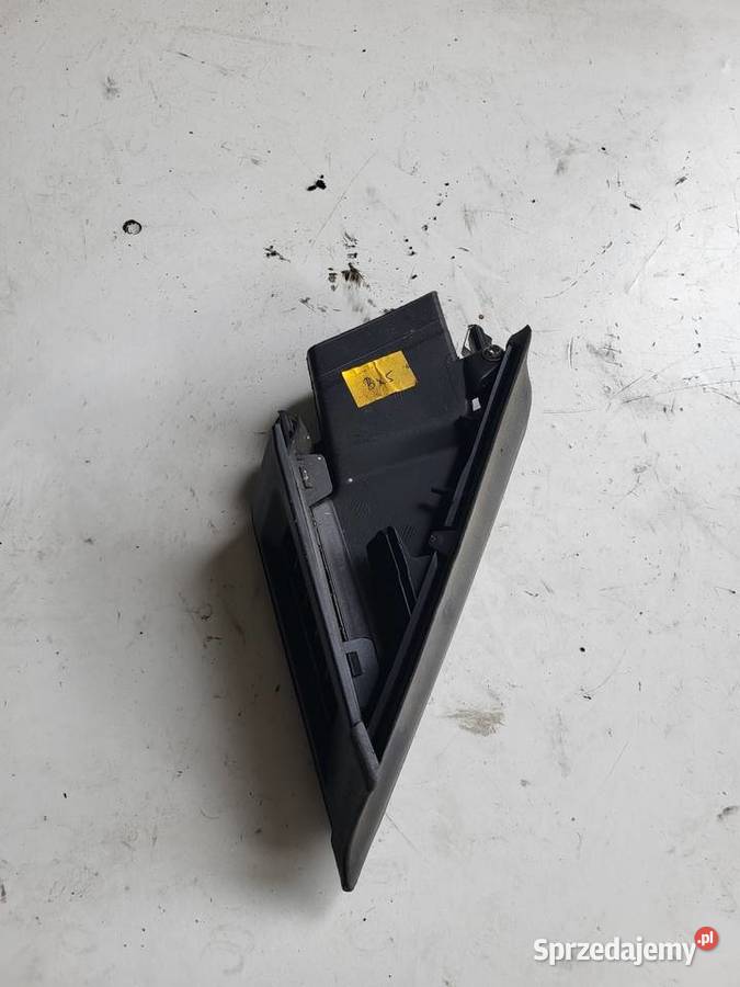 Osłona trójkąt drzwi Maseratti 105804244CL Mielec
