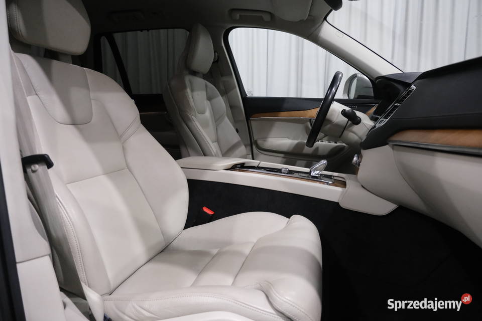 VOLVO XC90 2020 196900 ccm 235 XC 90 Warszawa