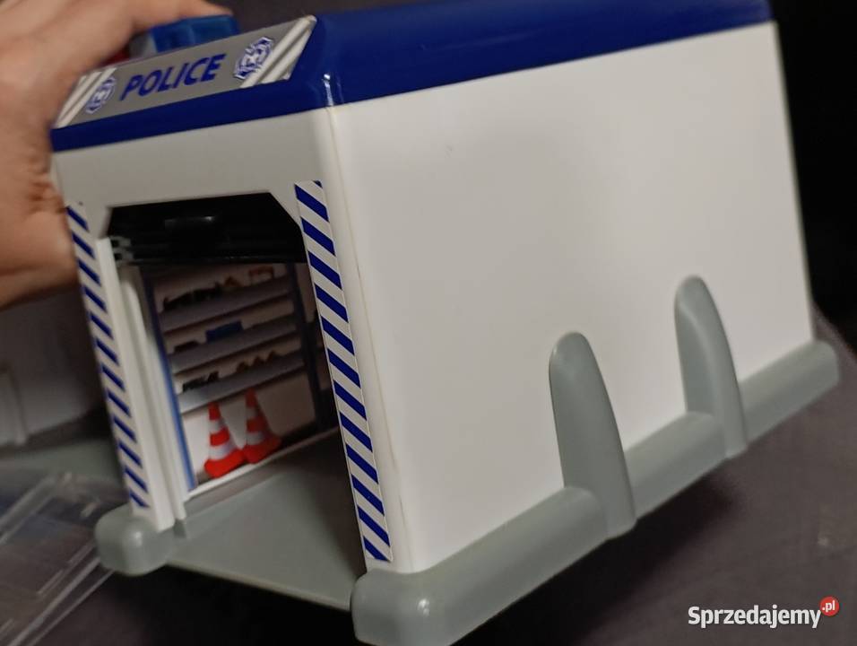 baza policyjna posterunek policji wóz policyjny Zdalnie sterowane Poznań