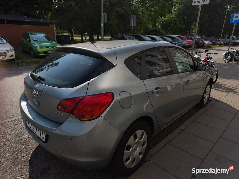 Opel Astra J 2011 niezawodne ekonomiczne z Warszawa