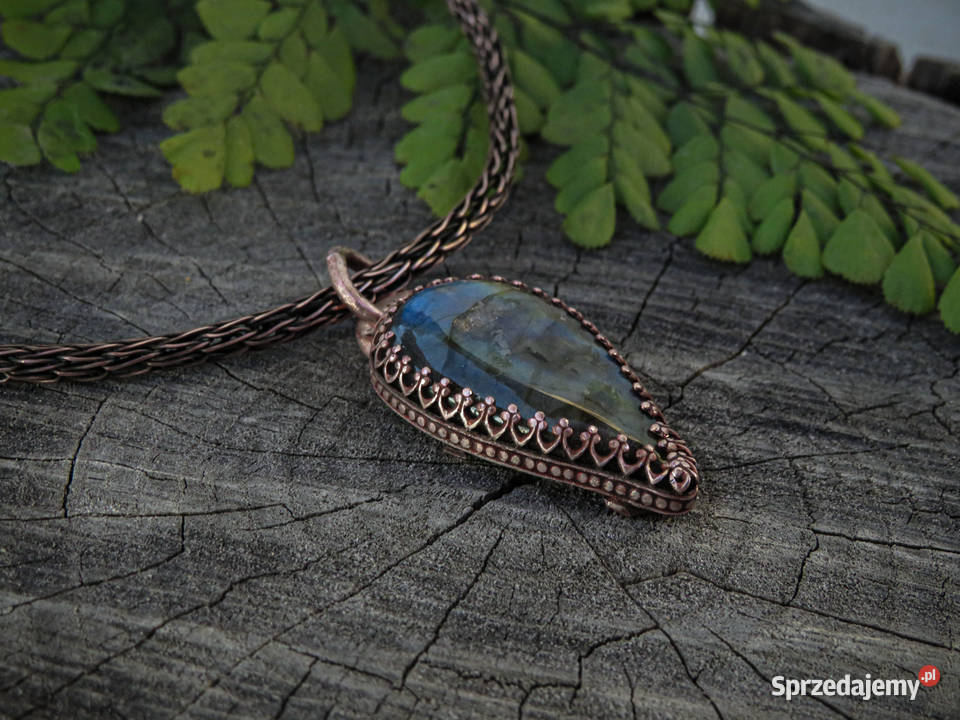 Miedziany wisiorek z labradorytem Wieliczka