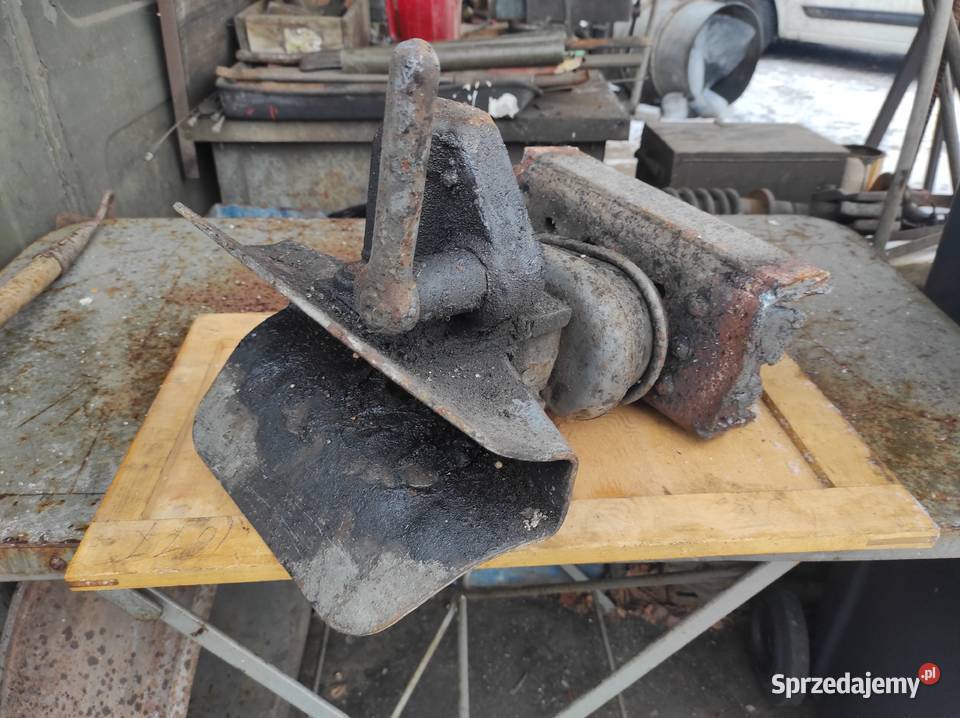 Zaczep przyczepy hak z zapasów wojskowych świętokrzyskie Ostrowiec Świętokrzyski