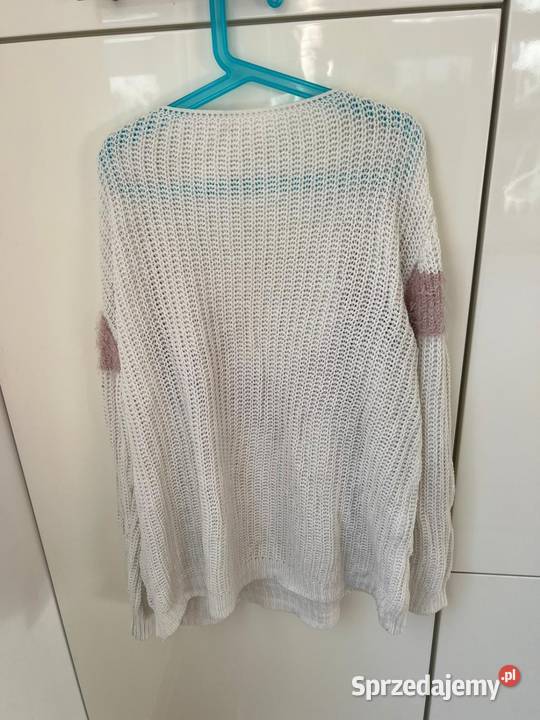 Delikatny sweterek z wzorem sm Gdańsk