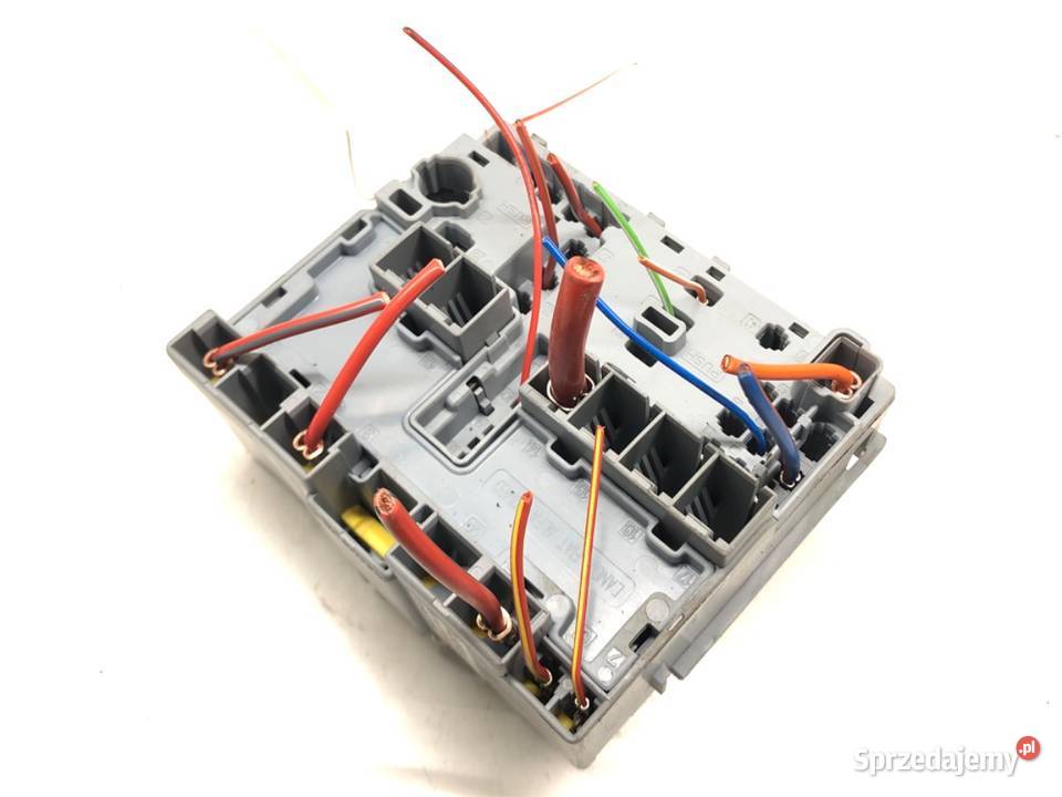 SKRZYNKA BEZPIECZNIKÓW ALFA GIULIA Hatchback 20 osobowe podkarpackie