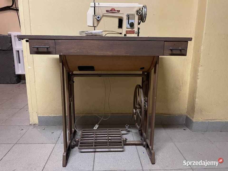 Maszyna do szycia Łucznik ze stołem Łążek sprzedam