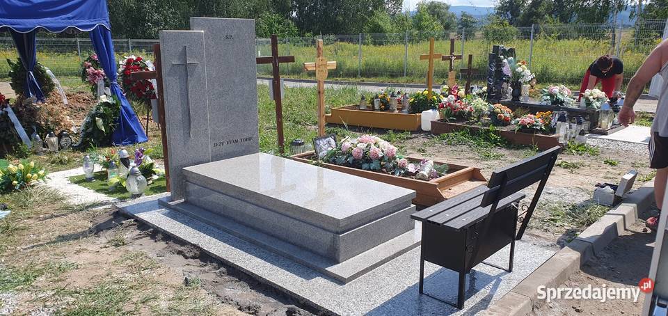 Nagrobek bohus grey z posadzką antypoślizgową Świdnica