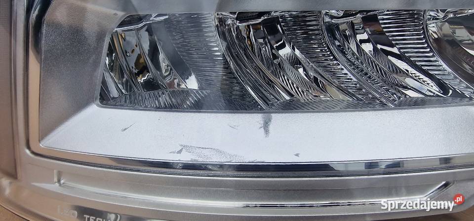 DAF XF XG XG LAMPA REFLEKTOR PRAWY PRZÓD Bieleń