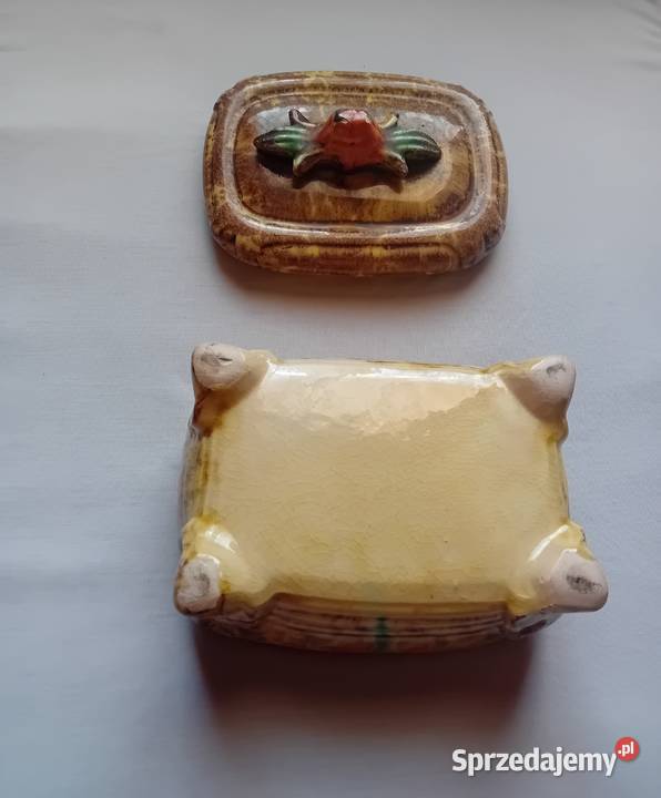 Ceramiczna szkatułka Jasba zdobiona glazurą
