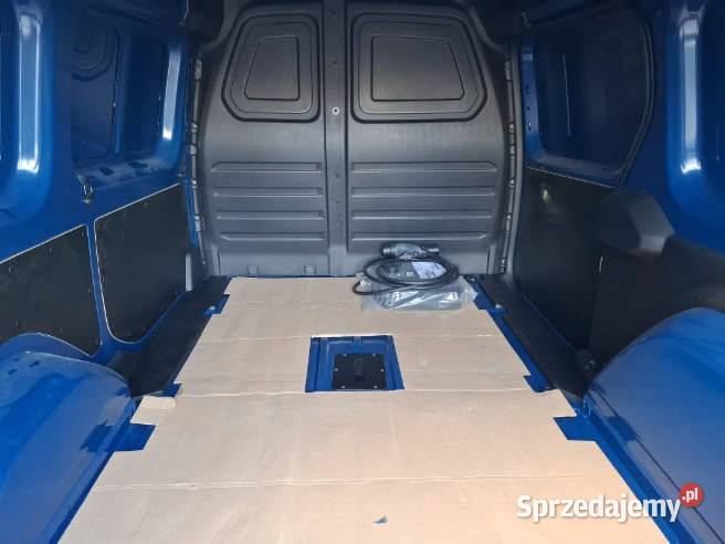 MERCEDESBENZ ECITAN 2024 EE 122 nieuszkodzony mazowieckie