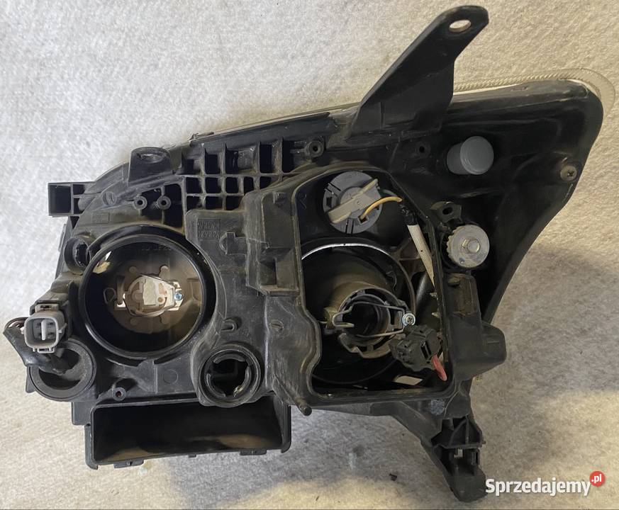 LAMPA PRZÓD PRZEDNIA PRAWA TOYOTA AVENSIS T25 II Lampy przednie śląskie Jasienica