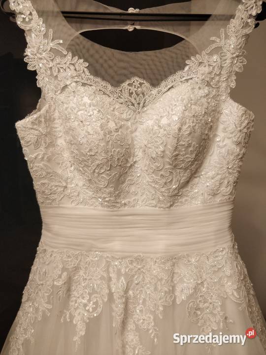 Suknia ślubna tiulowa