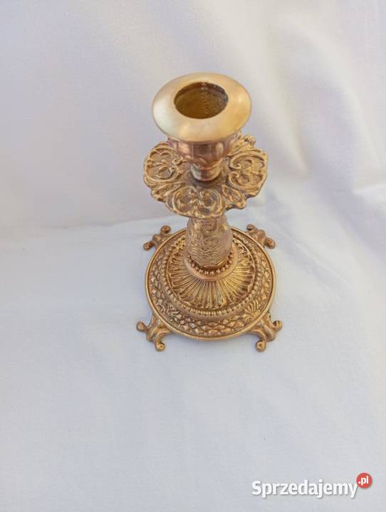 ŚWIECZNIK MOSIĘŻNY ZDOBIONY ORYGINALNY WZÓR