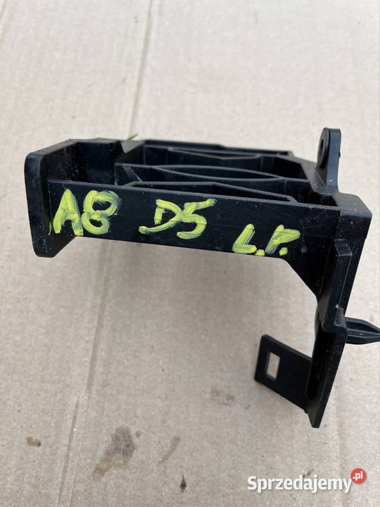 AUDI A8 D5 FRONT LEFT BUMPER COVER STAY osobowe wielkopolskie Międzychód