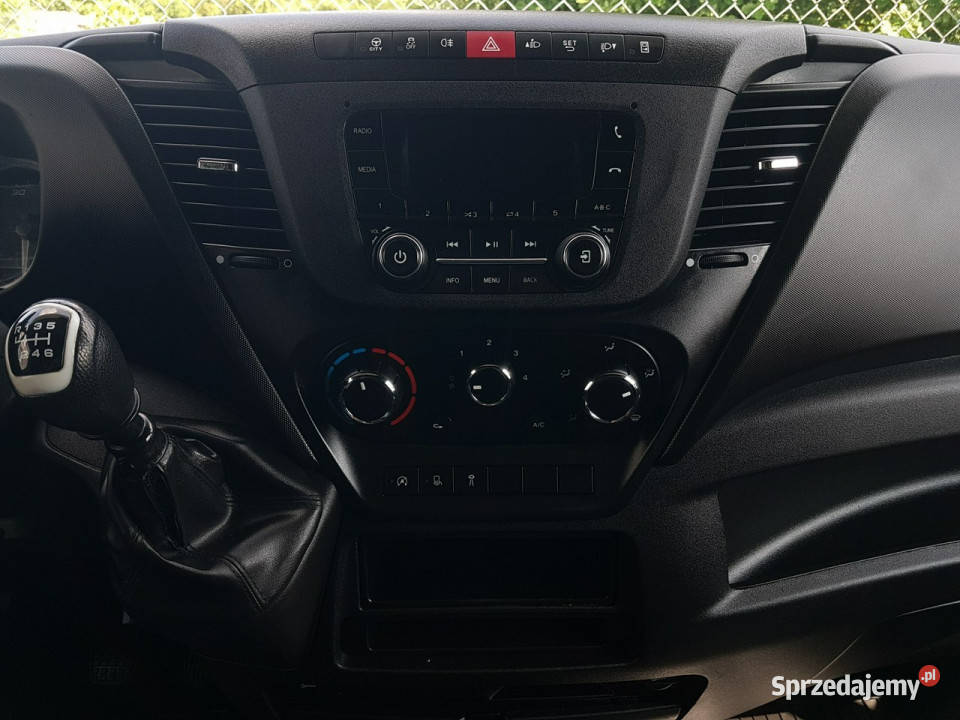 Iveco Daily KONTENER NISKOPODŁOGOWY 443x223x242 Poręba