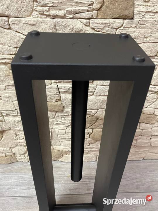 Stojak drewniany na papier toaletowy czarny i