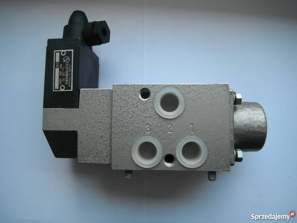 Zawór rozdzielacz 13 Łucznik Radom sterowany mazowieckie Chlewiska sprzedam