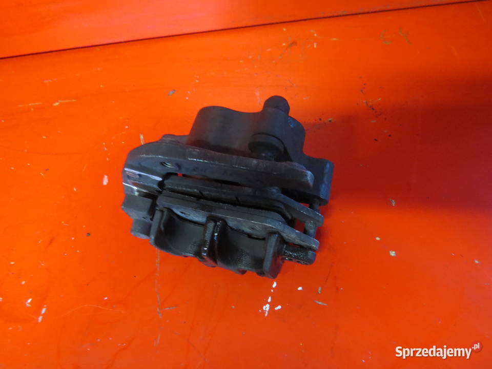 HONDA HORNET 600 PC25 03 zacisk hamulca przód