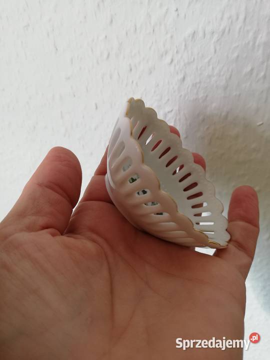 Cudeńko miniaturowy porcelanowy koszyczek Gorlice