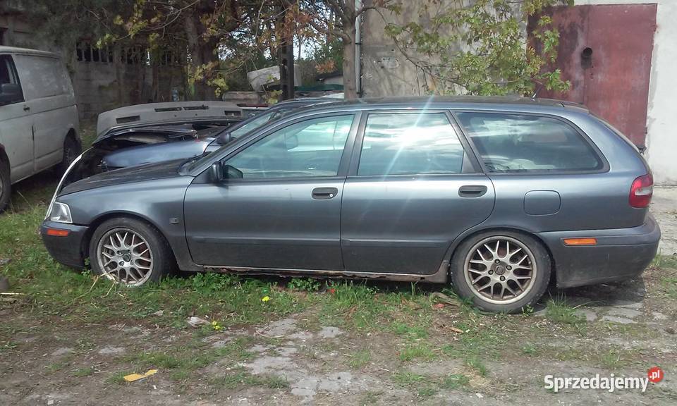 Volvo V40 kombi 19 2002r kujawsko-pomorskie Tur