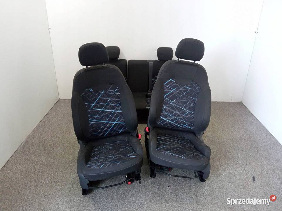 FOTELE KANAPA KOMPLET 5D Opel Corsa V 2014 E Rok produkcji 2016 świętokrzyskie sprzedam