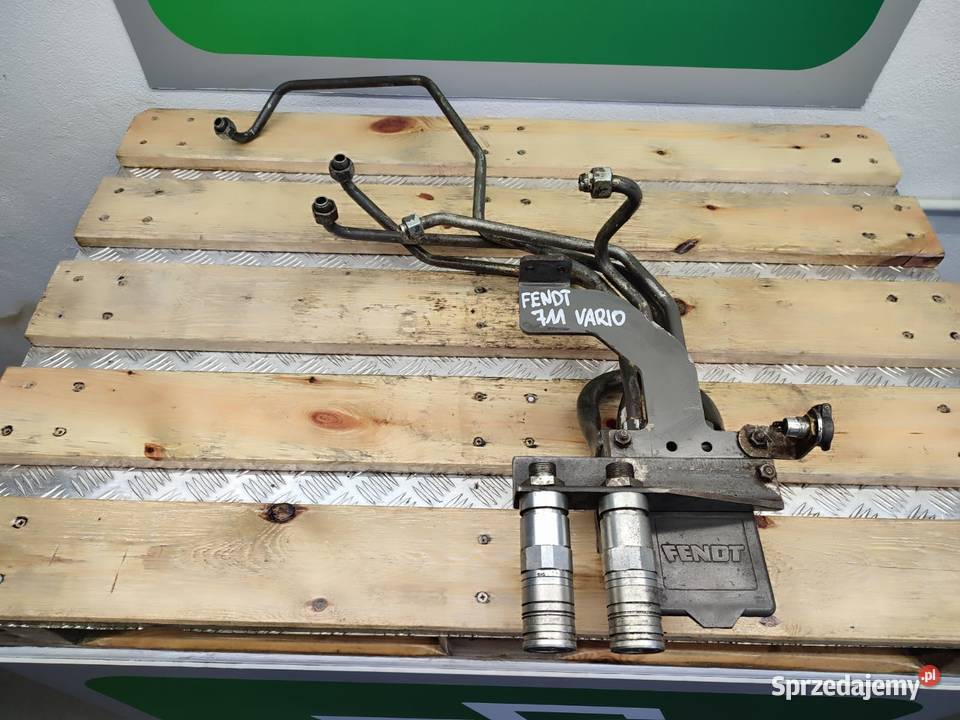 Gniazda hydrauliczne rozdzielacz FENDT 711 VARIO Wilkowo sprzedam