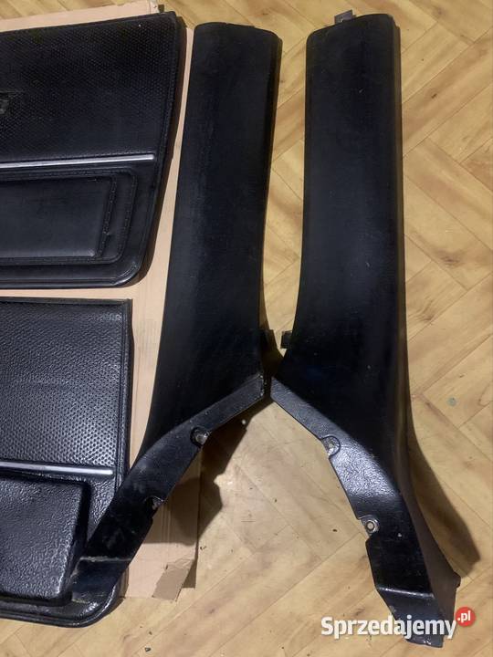 BMW e24 1980r tapicerka drzwi boczki tył Mszana