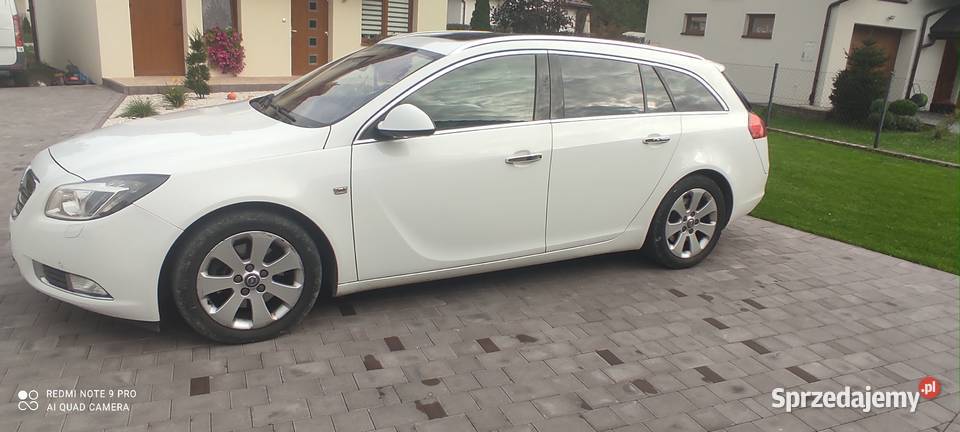 OPEL INSIGNIA SPORT TOURER 20 CDTI Motoryzacja