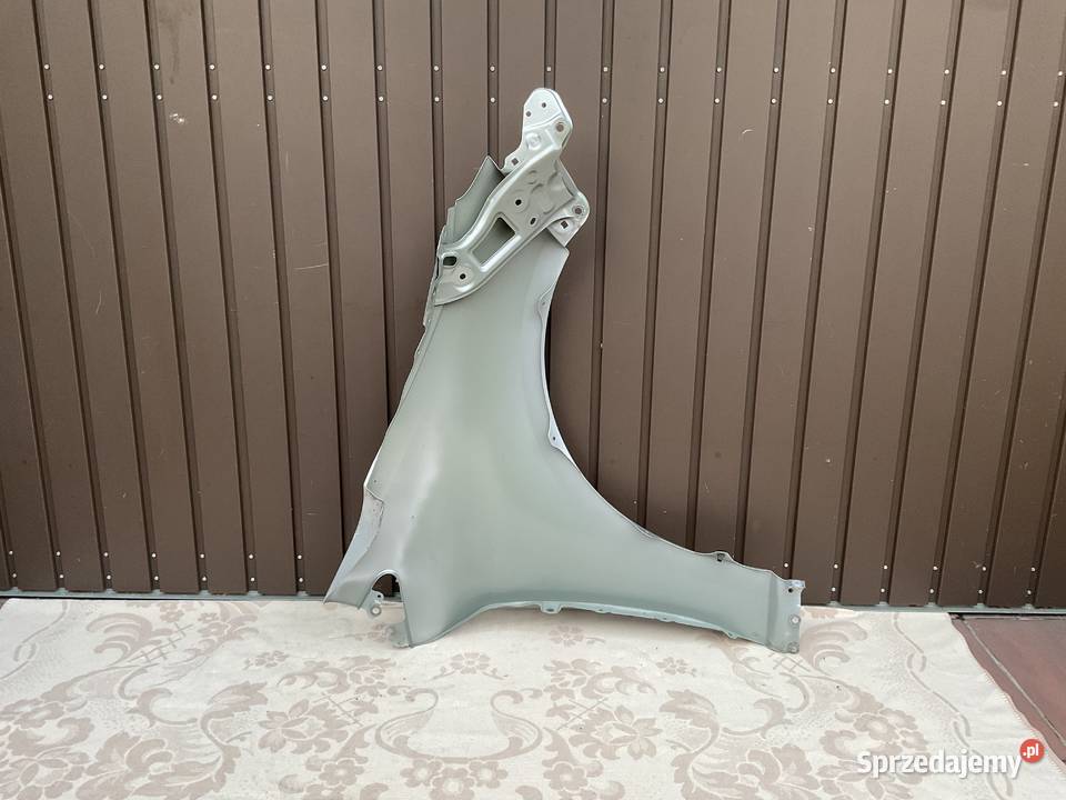 Błotnik Prawy Przód Toyota AURIS hybrid 2012 Pleszew