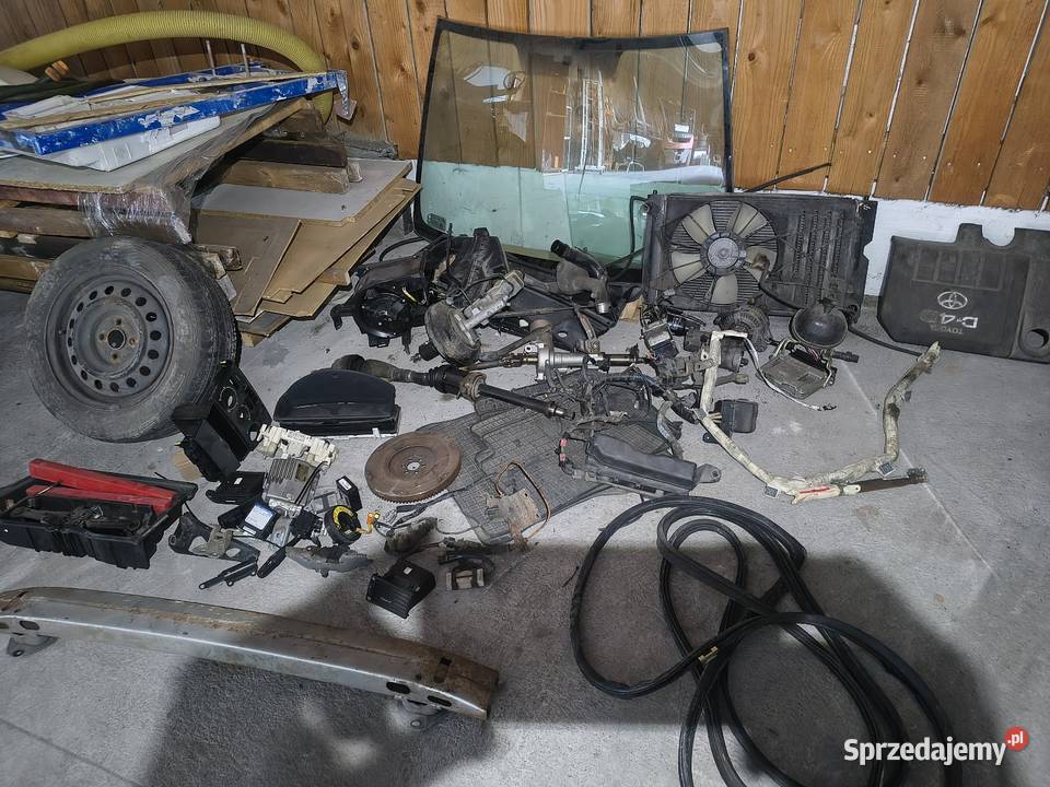 Corolla E12 alternator rozrusznik szyba czołowa osobowe Brzesko sprzedam
