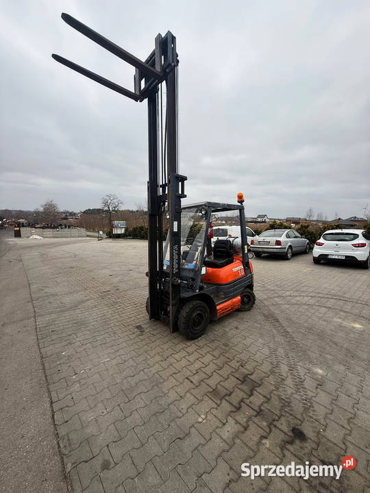 wózek widłowy TOYOTA 6FG18 1800 podnoszenie 370m gaz Działoszyn sprzedam