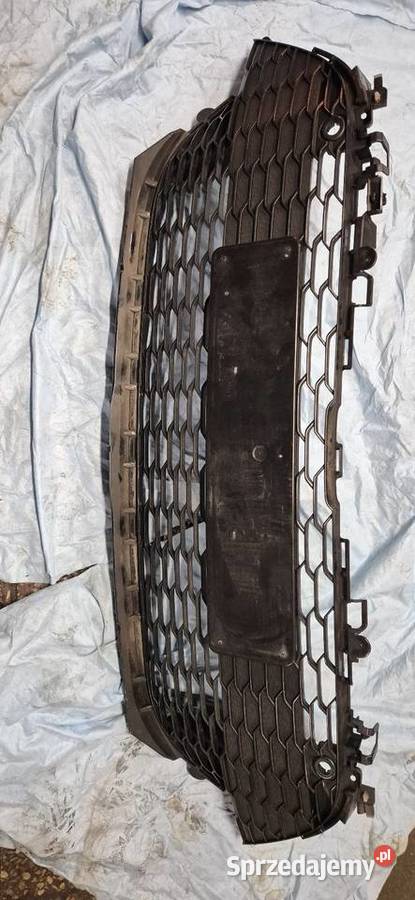 Kratka centralną zderzaka Toyota corolla e21 Rok produkcji 2021 Chorzów sprzedam