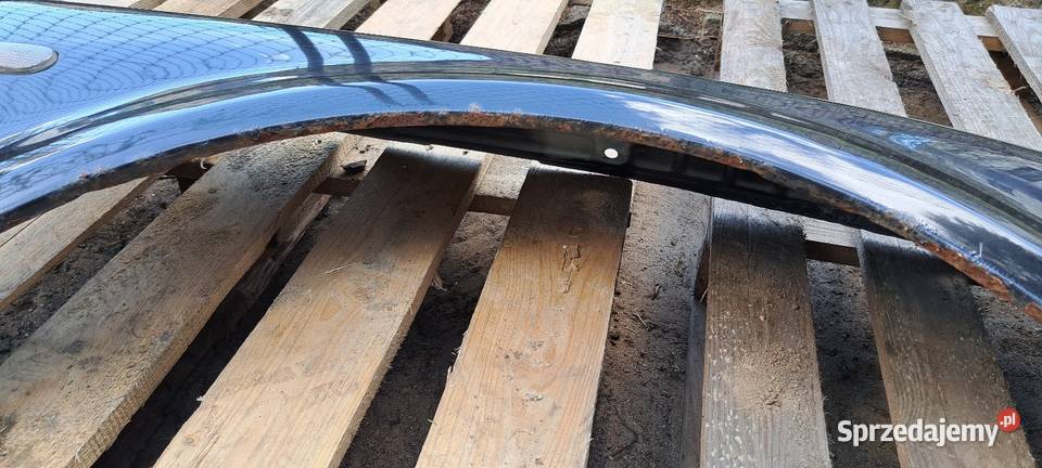 Błotnik prawy przedni VW Passat B5 1998r