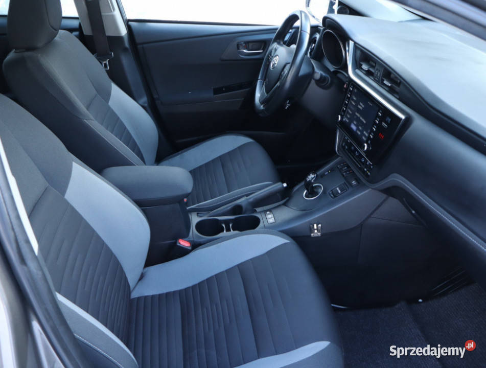 Toyota Auris Hybrid Piaseczno