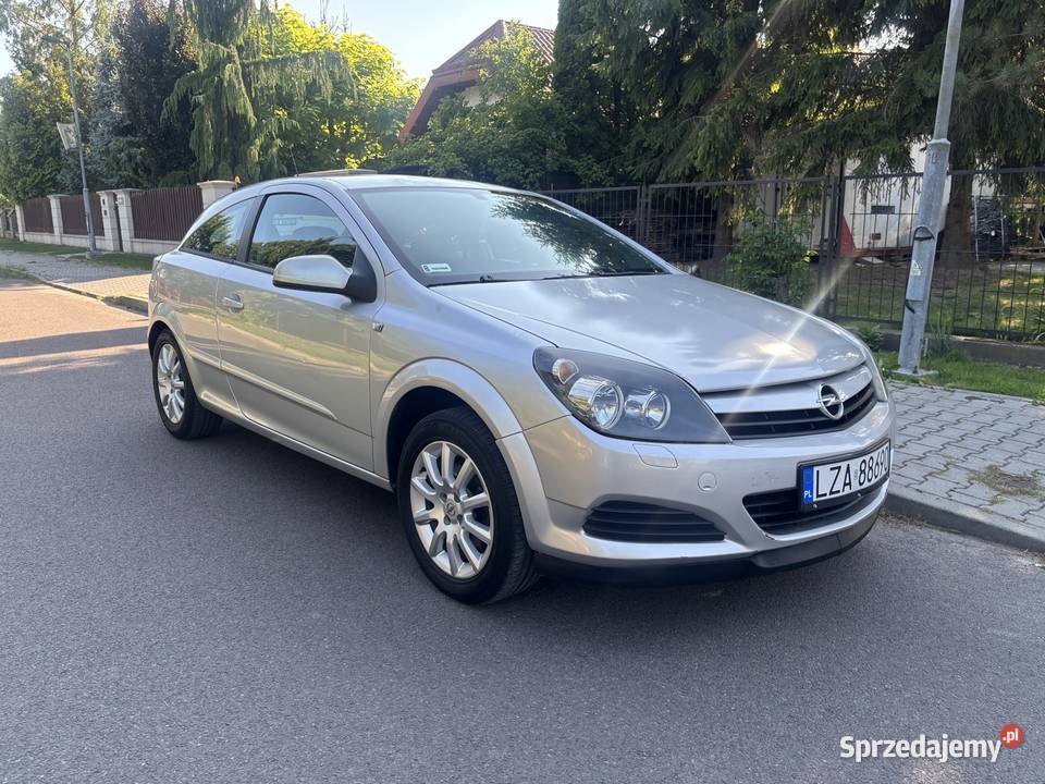 Opel Astra GTC 14 Benzyna Nowy rozrząd 2 Kpl kół autoalarm Zamość sprzedam