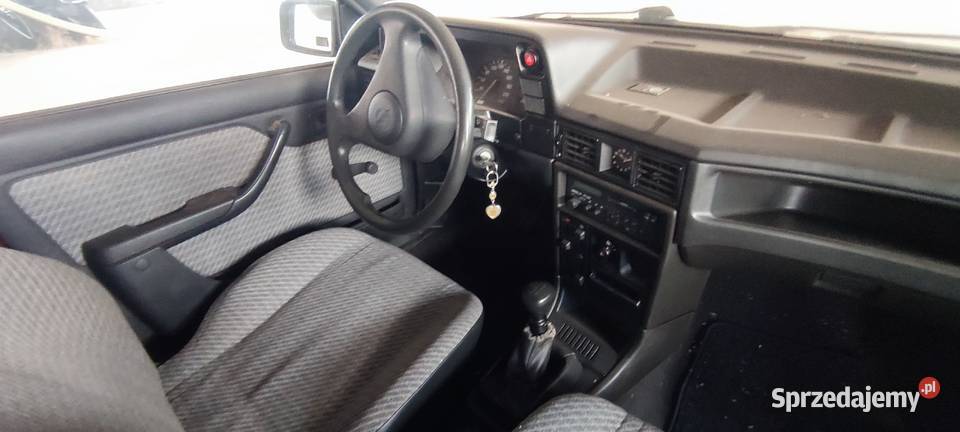 Opel Kadett 14 benzyna PIĘKNY USZANOWANY Rok produkcji 1991 Sady