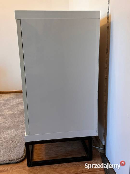 Komoda biały połysk 140x80x40 solidna na stelażu mazowieckie Łąck