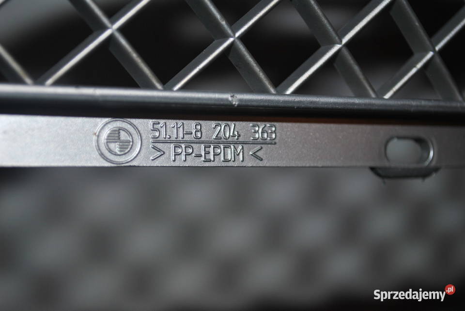 Kratka centralna zderzaka przedniego BMW E46 Poręba