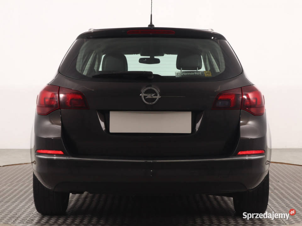 Opel Astra 14 T 4/5