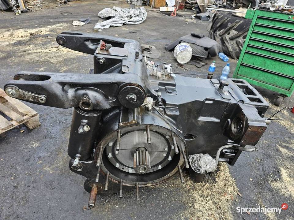 OBUDOWA TRAKTOR STEYR 6230 CVT 84211131 T7 PUMA Lipno