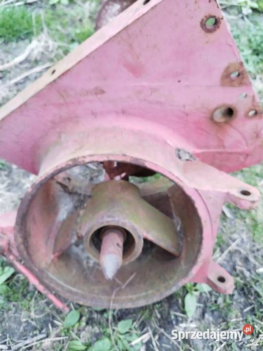 Obudowa korpus rury wysypu MF 8687 186187 Słaboszów