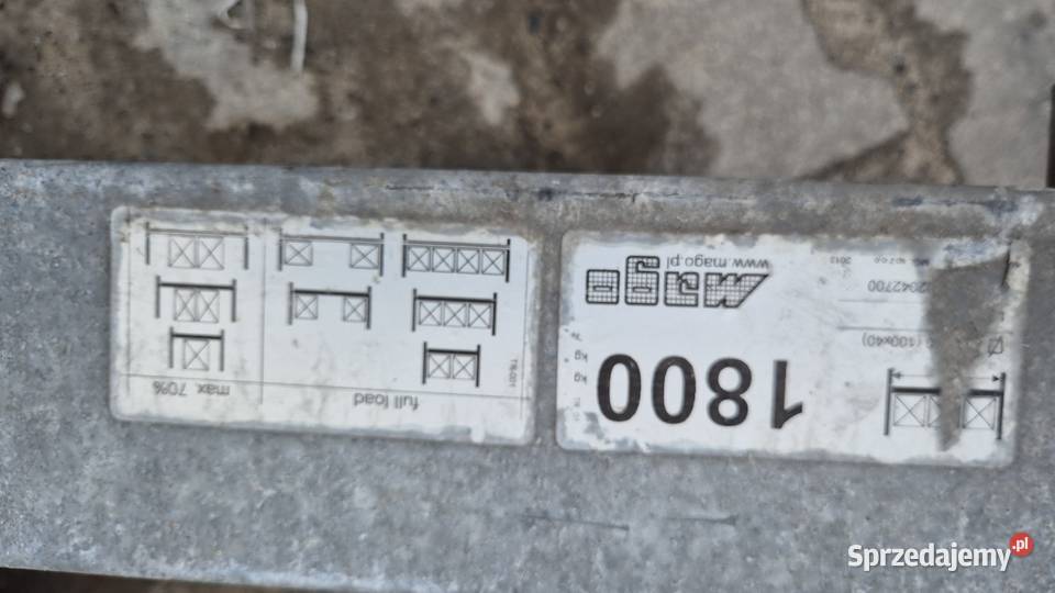 Regały magazynowe trawersy