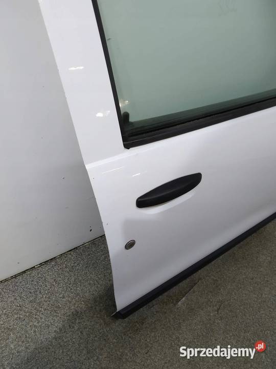 DRZWI PRAWE PRZÓD D389 Dacia Dokker I 2012 osobowe świętokrzyskie