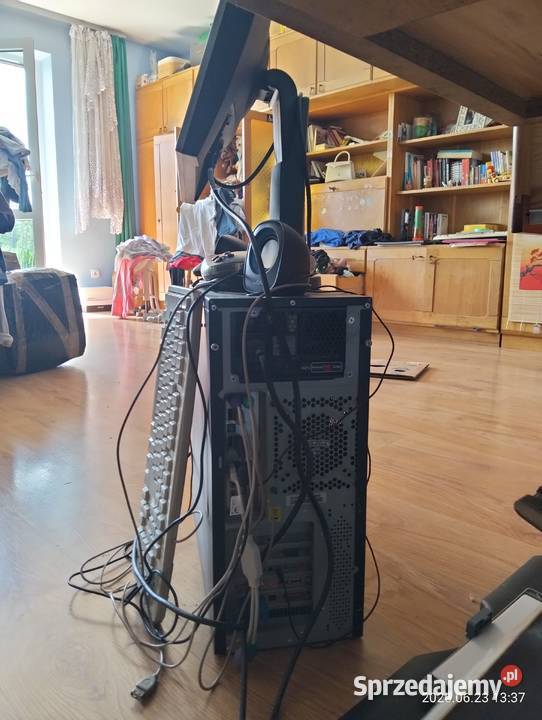komputer monitor pad głośniki klawiatura myszka 2000 małopolskie Narama sprzedam